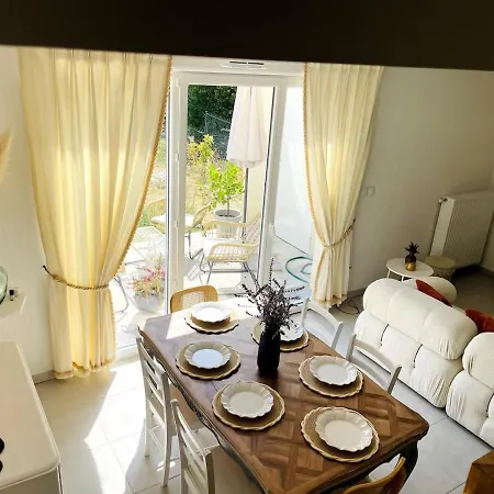 Villa Charming House With Garden *